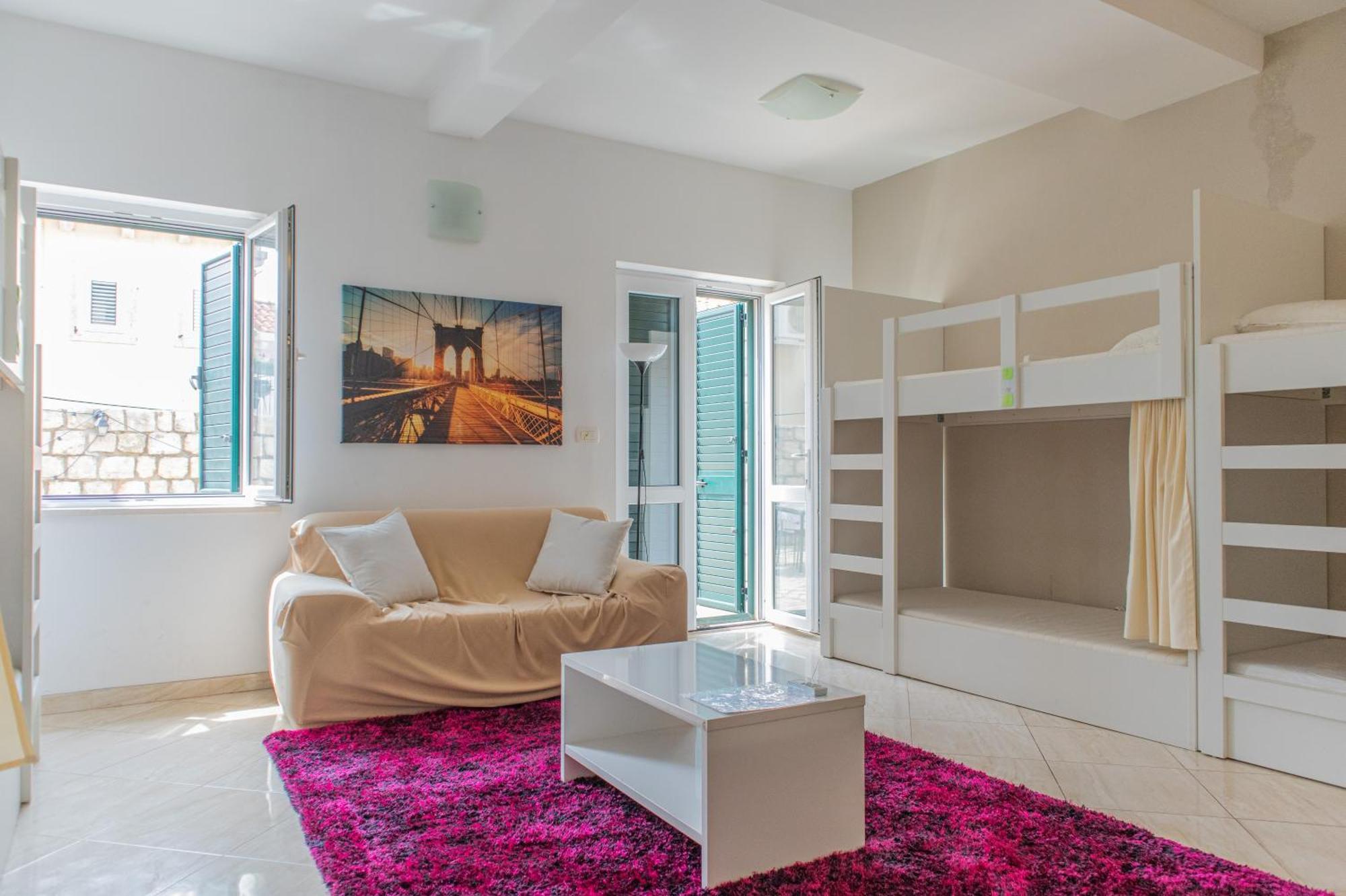 Love Dubrovnik Hostel Hostal